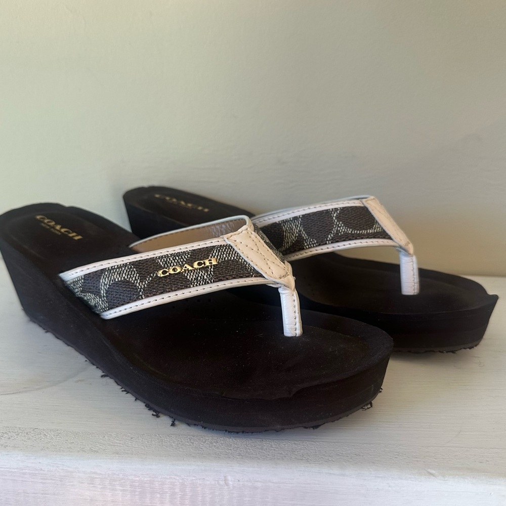 Coach Jolene Monogram Flip Flop - Size 6.5 - Picture 11 of 12
